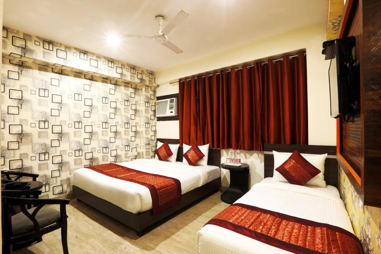 Hotel Classic Plaza At Delhi Airport Нью-Дели Экстерьер фото
